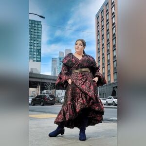 Meet your Posher, Wendy - Selling Plus Size Clothing And Other Items.